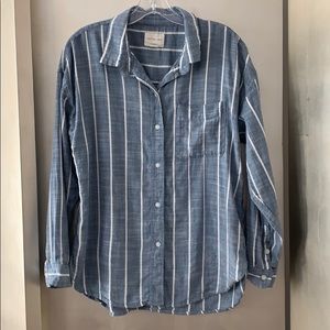 American Eagle button down shirt